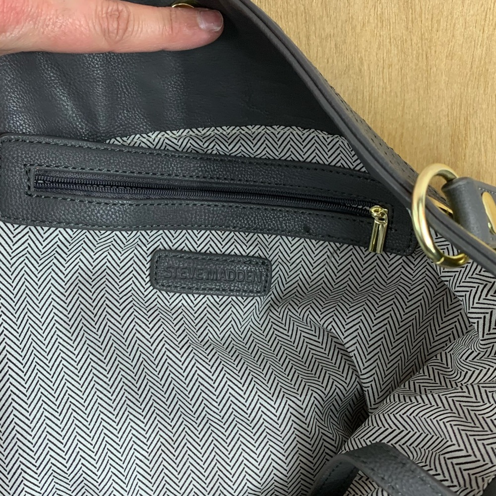 Steve Madden Large Chevron Bucket Bag - Picture 4 of 7